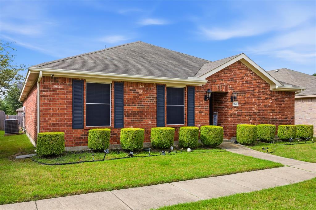 1936 Rosa Parks Boulevard Lancaster, TX 75146 - Photo 2 of 24