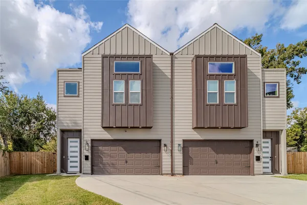 $2,300 | 5901 Crest Court, Unit A, Houston, TX 77033