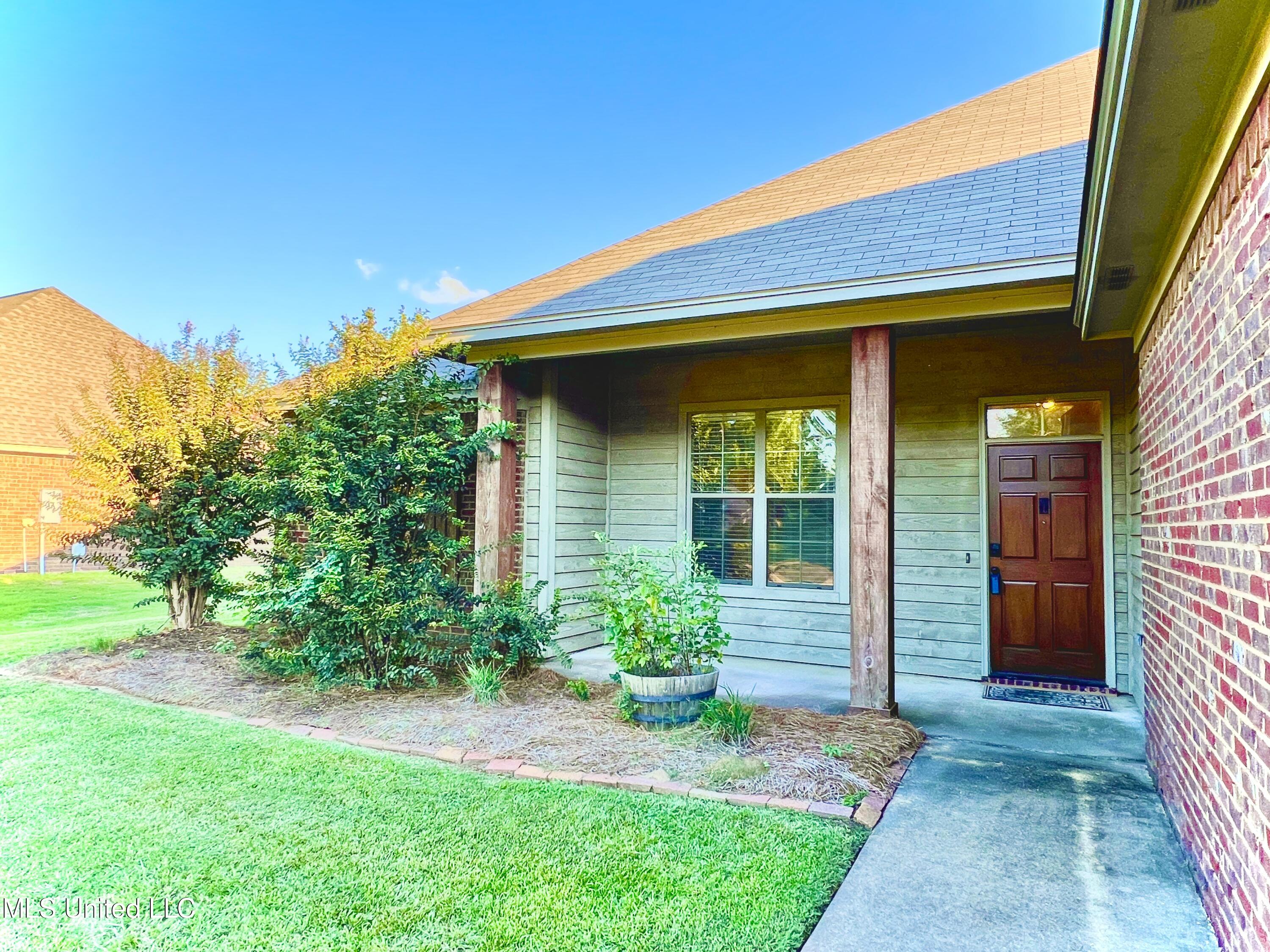 125 Mason Way Madison, MS 39110 - Photo 2 of 34 IMG_6491