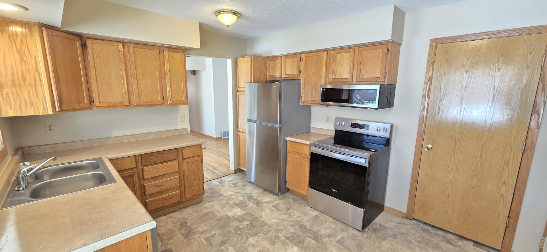 5949 6th Street Northeast Fridley, MN 55432 - Photo 11 of 28