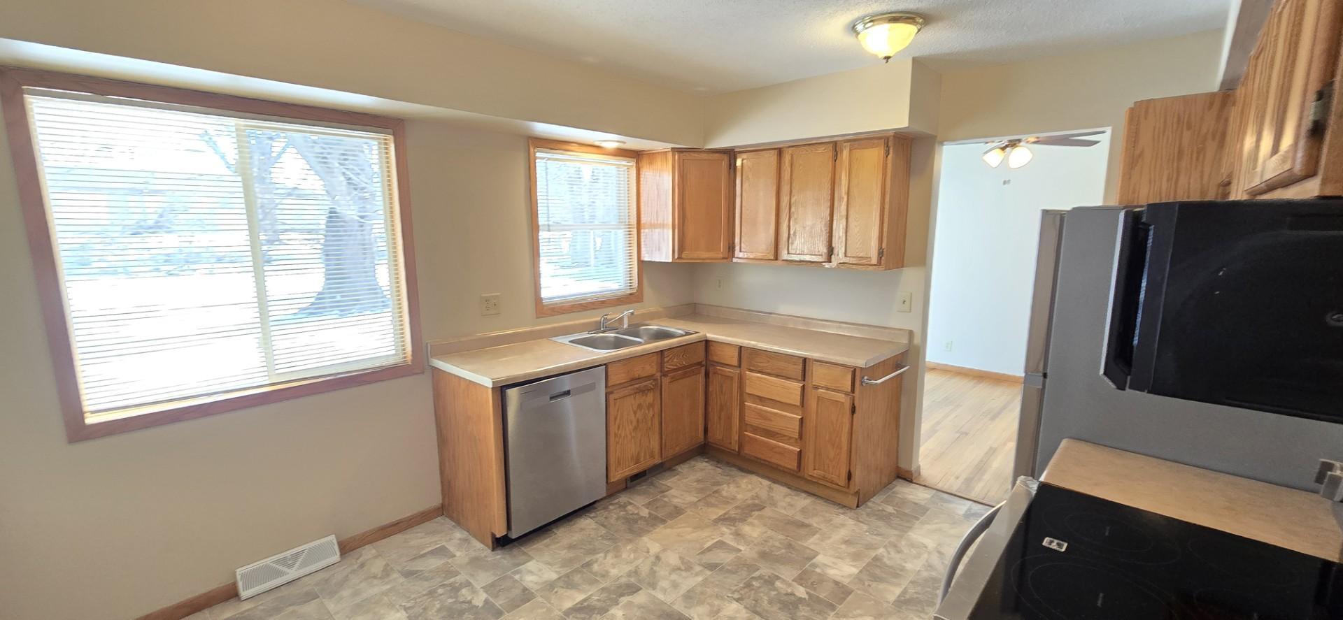 5949 6th Street Northeast Fridley, MN 55432 - Photo 10 of 28