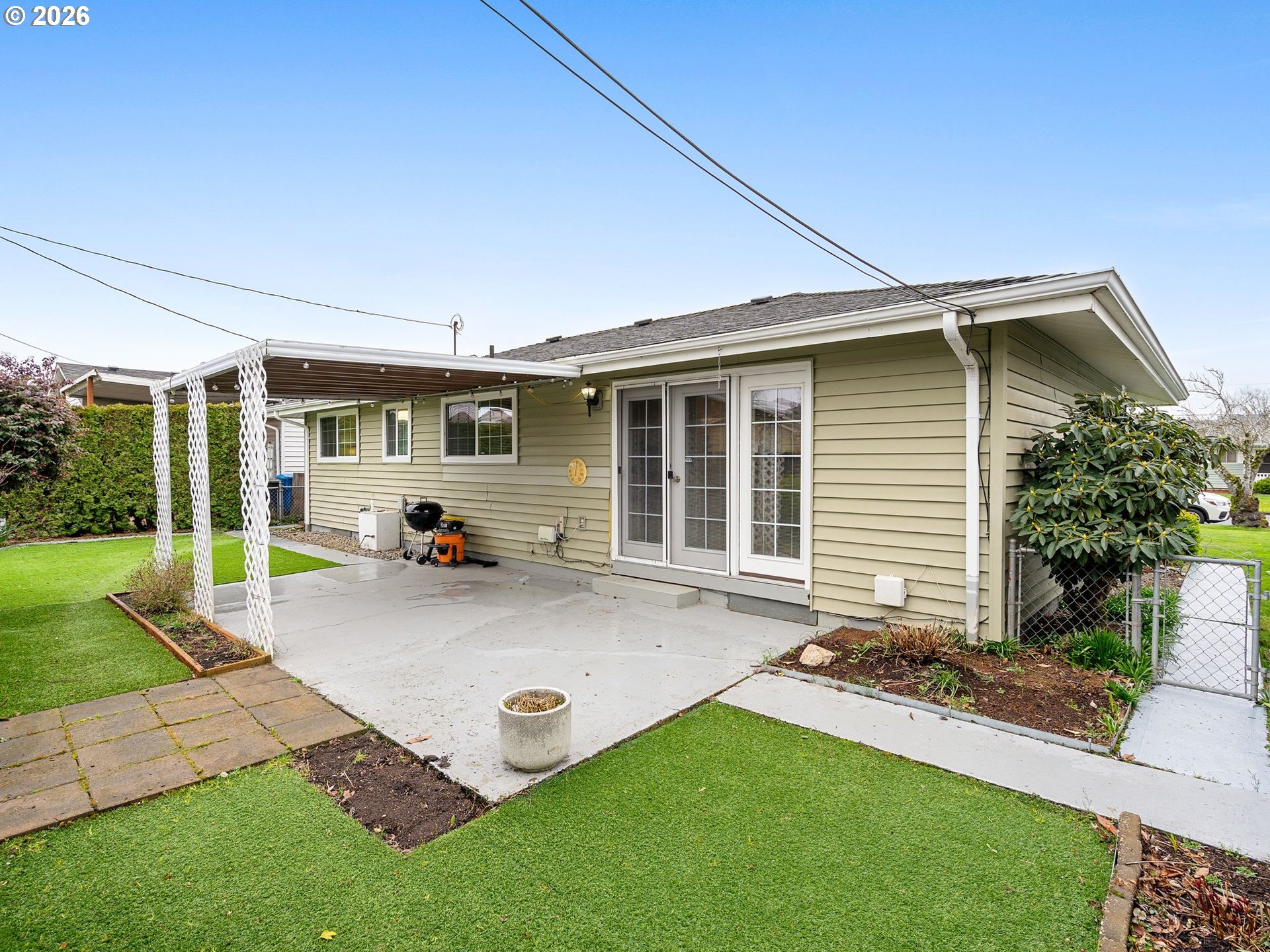 2036 Sallal Road Woodburn, OR 97071 - Photo 22 of 25 a front view of a house with porch