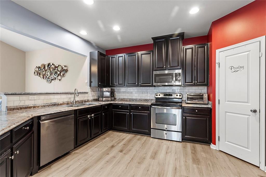 240 Long Ridge Drive Coraopolis, PA 15108 - Photo 12 of 31 Gallery Image 12