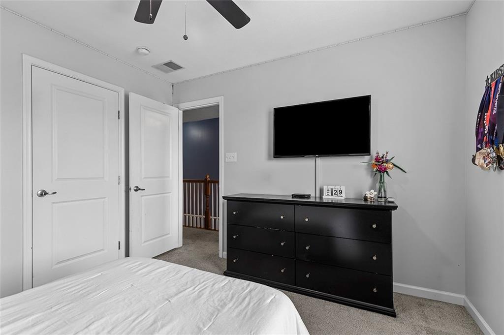 240 Long Ridge Drive Coraopolis, PA 15108 - Photo 18 of 31 Gallery Image 18