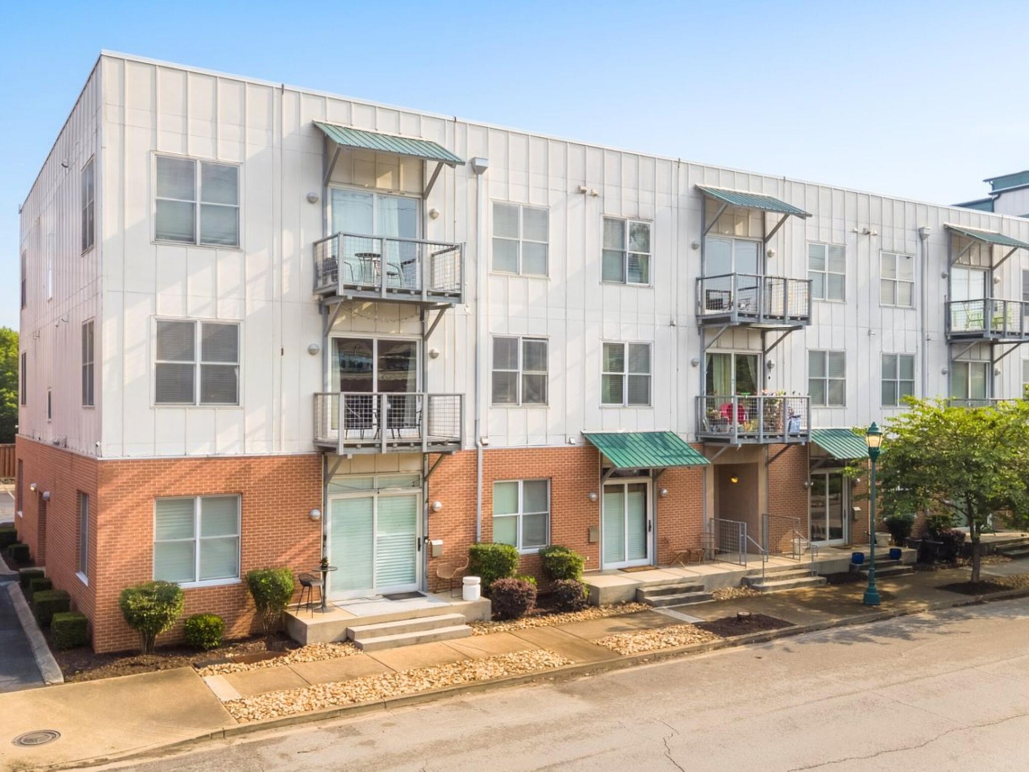 1609 Long Street 103