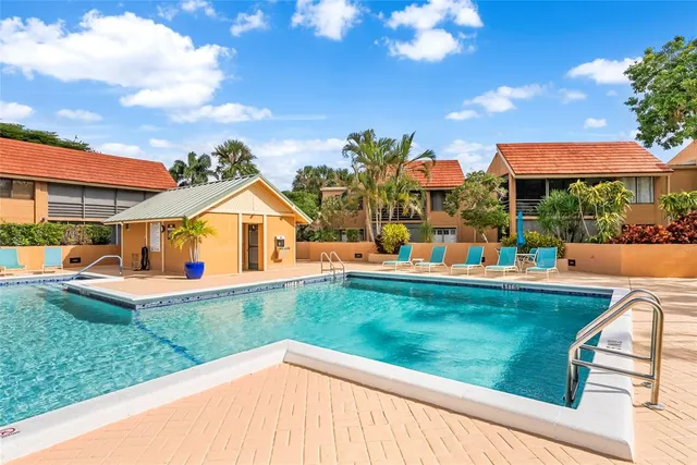 $2,400 | 11205 Green Lake Drive, Unit 204, Boynton Beach, FL 33437