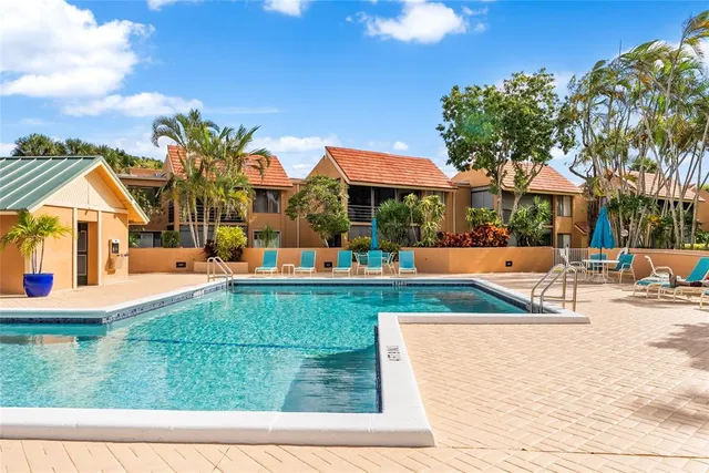 $2,400 | 11205 Green Lake Drive, Unit 204, Boynton Beach, FL 33437