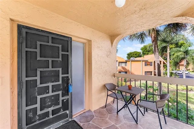 $2,400 | 11205 Green Lake Drive, Unit 204, Boynton Beach, FL 33437