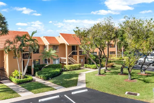 $2,400 | 11205 Green Lake Drive, Unit 204, Boynton Beach, FL 33437