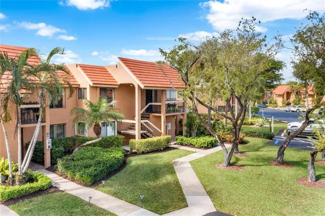 $2,400 | 11205 Green Lake Drive, Unit 204, Boynton Beach, FL 33437
