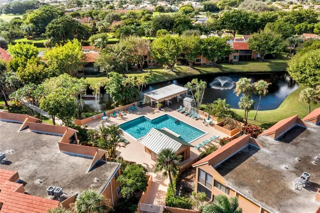 $2,400 | 11205 Green Lake Drive, Unit 204, Boynton Beach, FL 33437