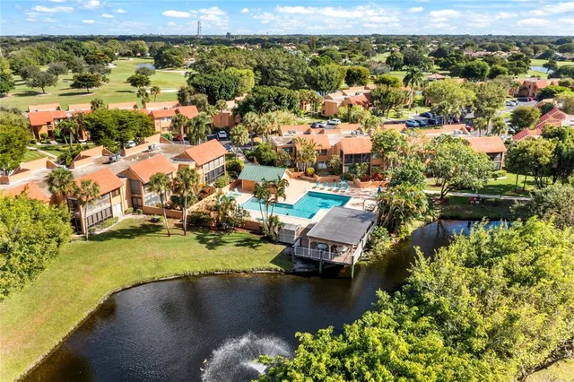 $2,400 | 11205 Green Lake Drive, Unit 204, Boynton Beach, FL 33437