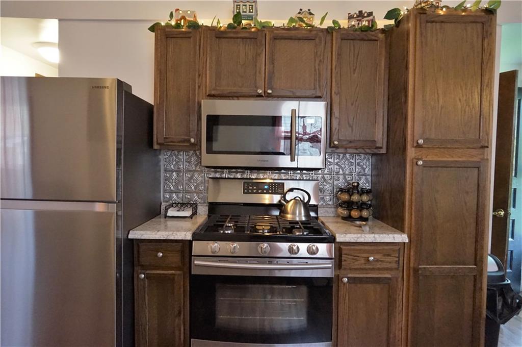 148 Colleen Street Butler, PA 16001 - Photo 9 of 23 New stainless appliances!