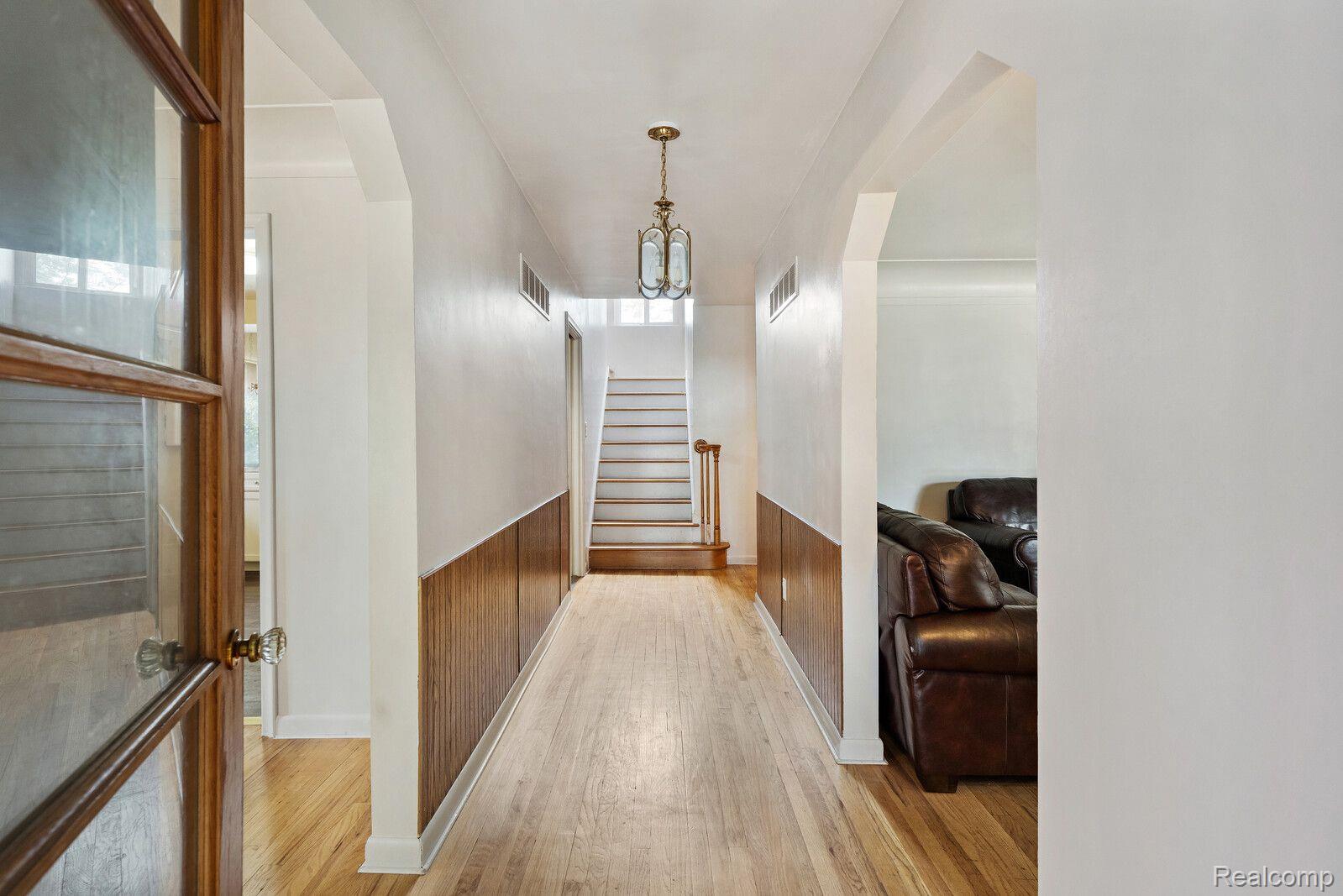 8436 Harding Street Center Line, MI 48015 - Photo 3 of 37 Gallery Image 3