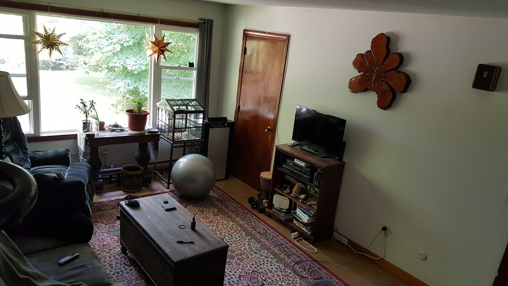 27 Mountain Road Deerfield, MA 01373 - Photo 4 of 11 Gallery Image 4
