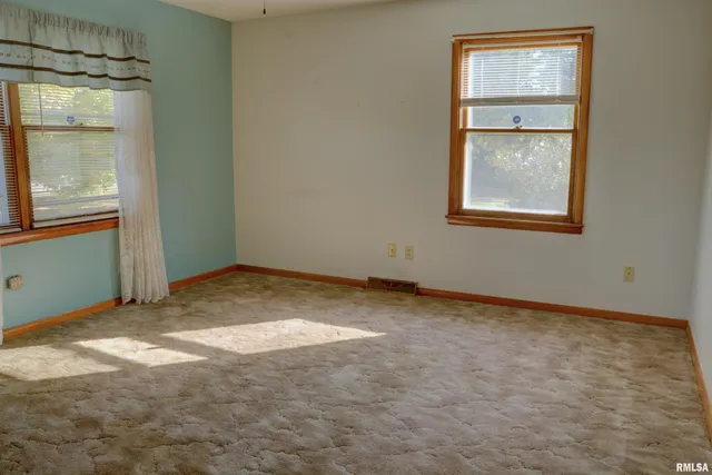 $245,000 | 8510 North 1250th Road, Macomb, IL 61455