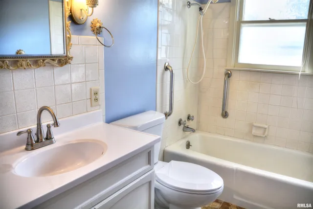 $245,000 | 8510 North 1250th Road, Macomb, IL 61455