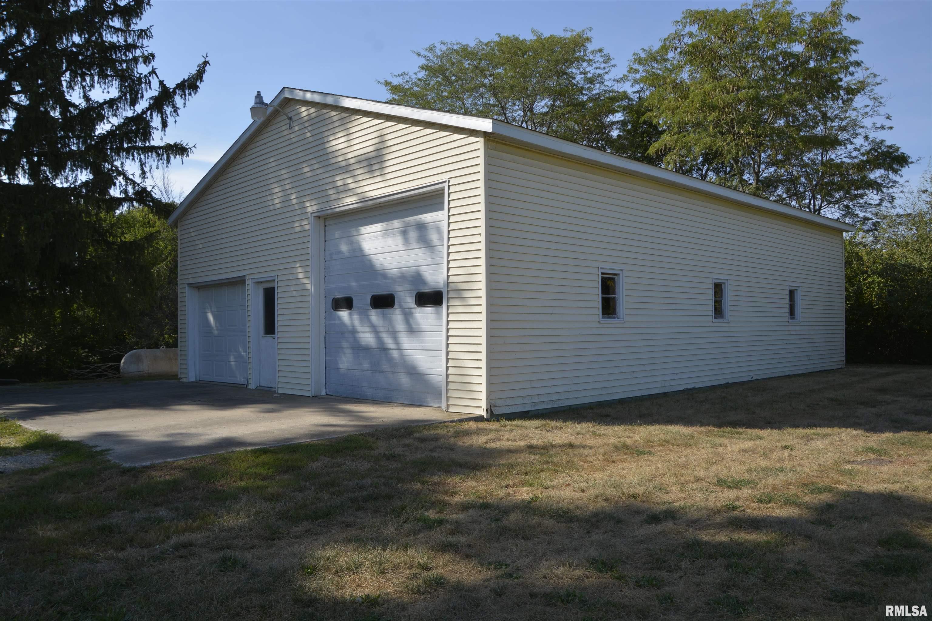 8510 North 1250th Road Macomb, IL 61455 - Photo 3 of 26