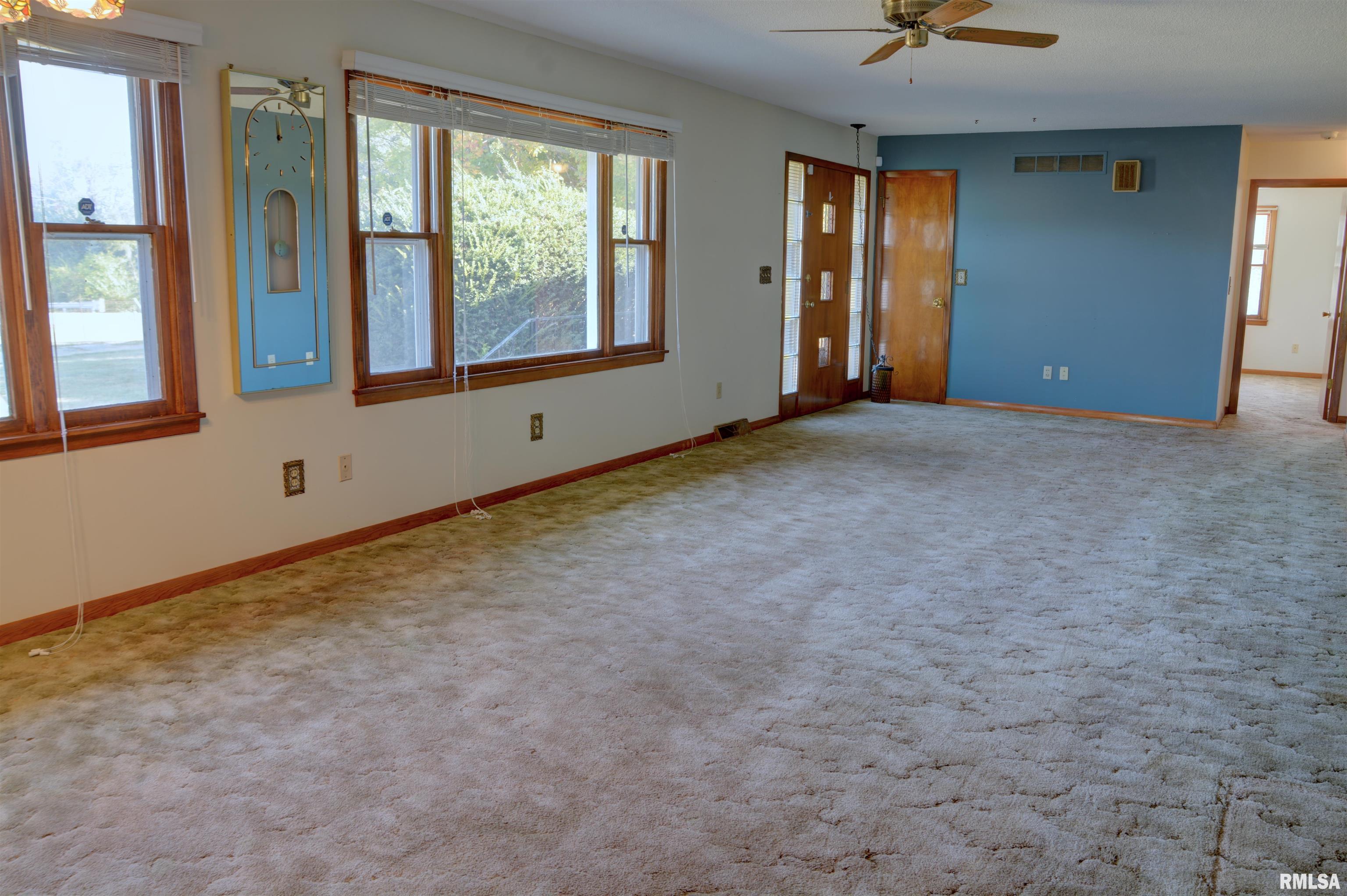 8510 North 1250th Road Macomb, IL 61455 - Photo 5 of 26