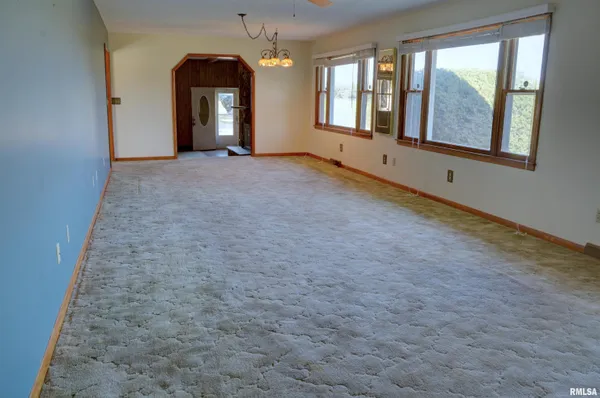 $245,000 | 8510 North 1250th Road, Macomb, IL 61455