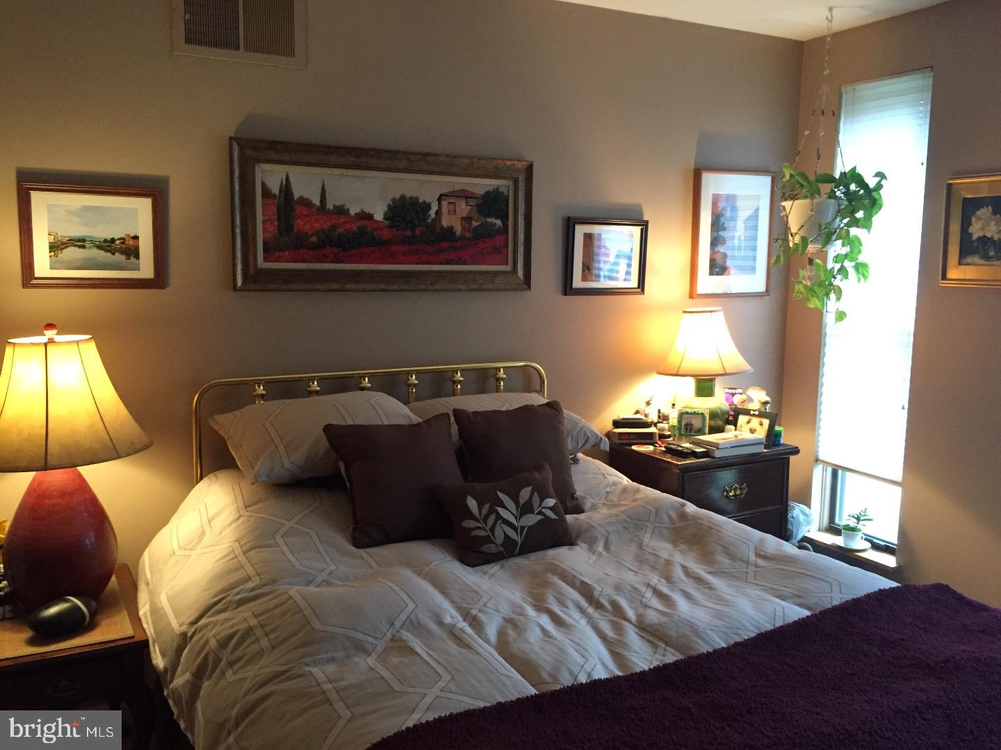 25 South Church Road, Unit 172 Maple Shade, NJ 08052 - Photo 8 of 15 Bedroom - Main