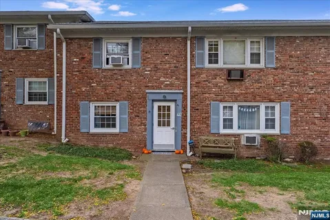 $339,900 | 40 Wedgewood Drive, Unit 115, Verona, NJ 07044