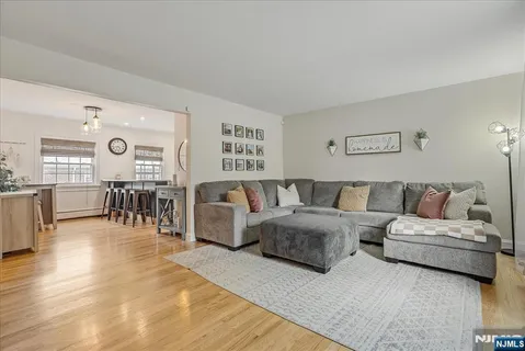 $339,900 | 40 Wedgewood Drive, Unit 115, Verona, NJ 07044