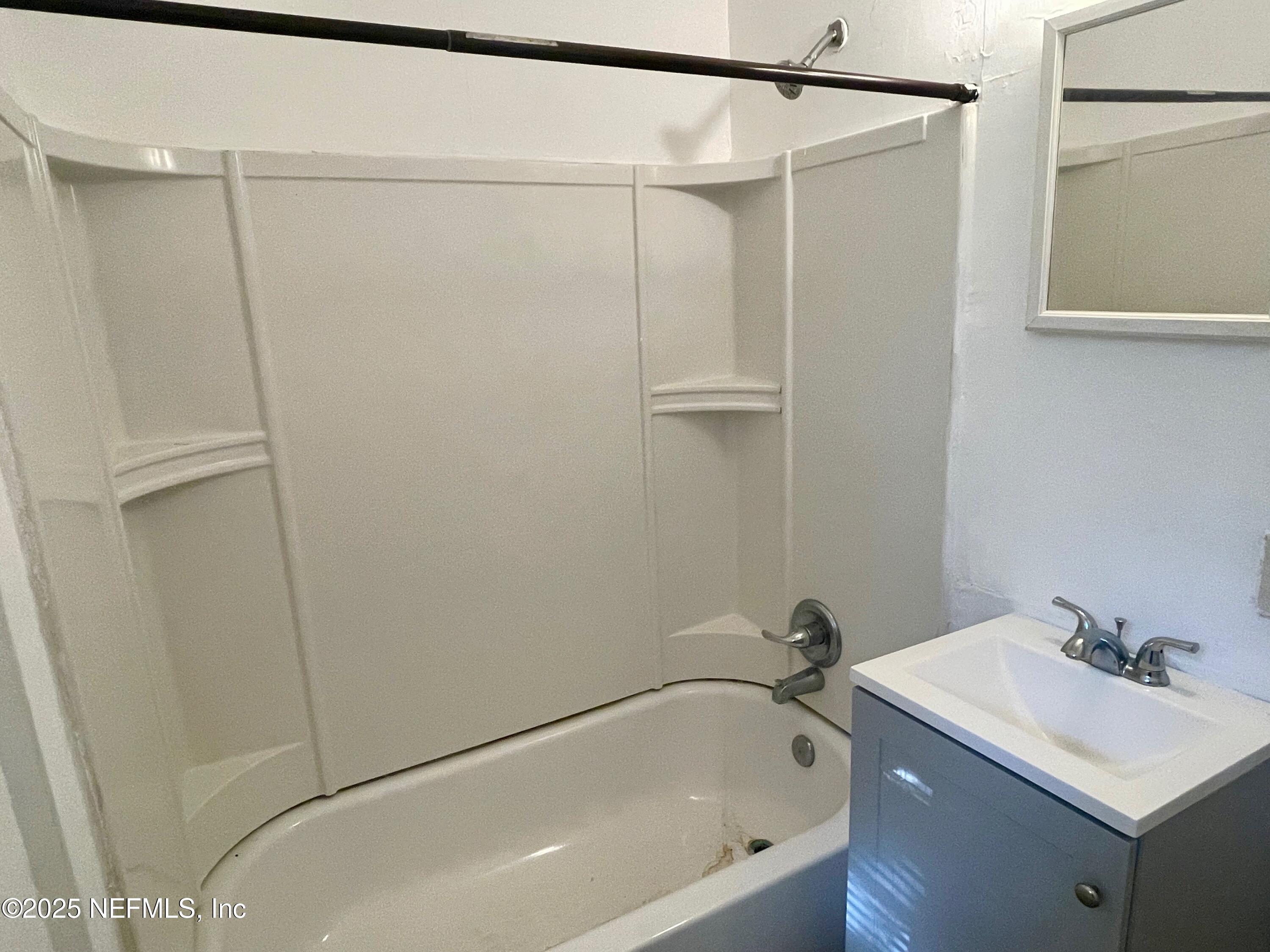 5638 Vernon Road Jacksonville, FL 32209 - Photo 19 of 23 19 - Bath a