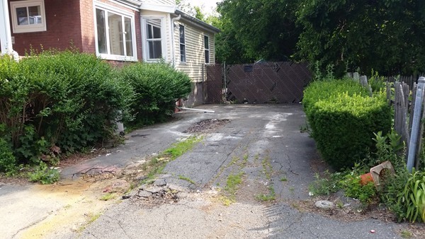25 Standish Road Revere, MA 02151 - Photo 4 of 28