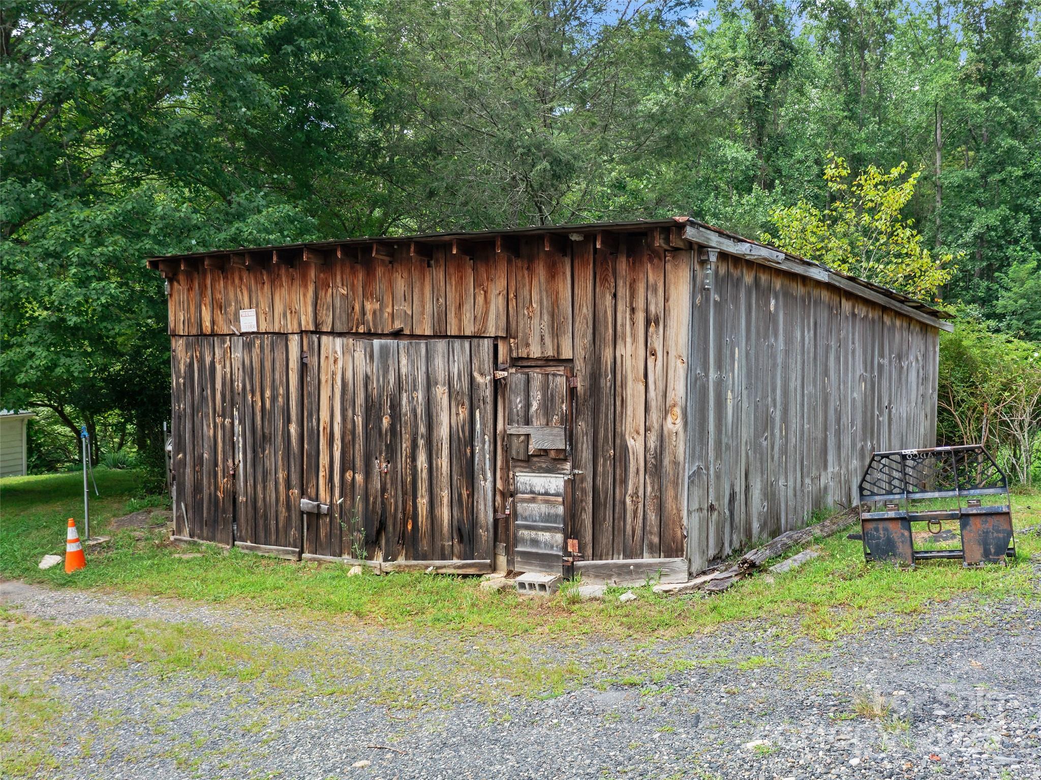 2216 Beans Creek Road Bakersville, NC 28705 - Photo 37 of 39 a backyard of a house