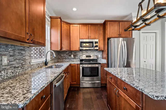 $3,700 | 43112 Demerrit Street, Chantilly, VA 20152