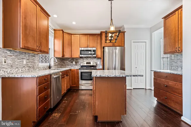 $3,700 | 43112 Demerrit Street, Chantilly, VA 20152