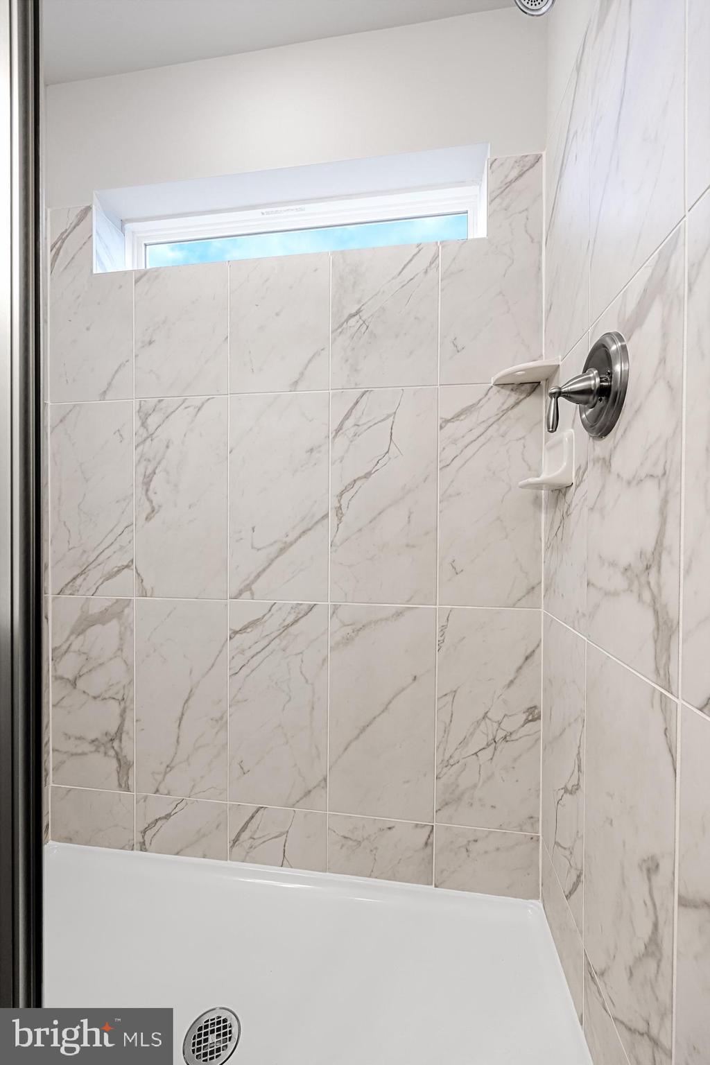 10 Sisters Farmstead Road Mount Laurel, NJ 08054 - Photo 25 of 35 a bathroom with a shower