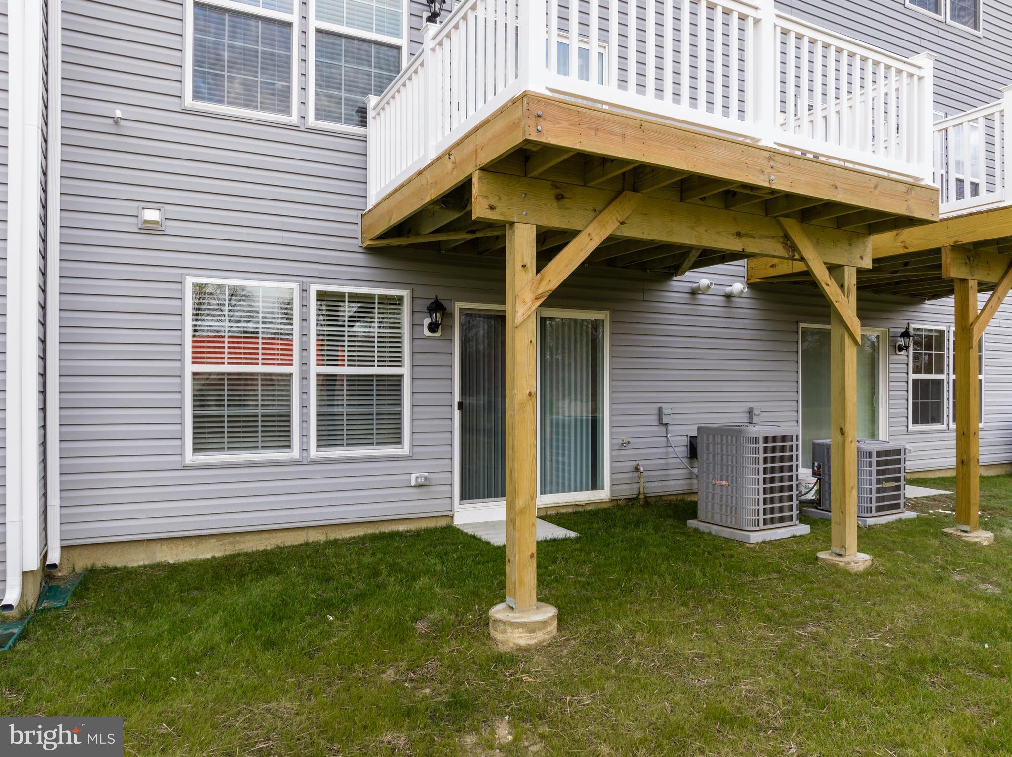 10 Sisters Farmstead Road Mount Laurel, NJ 08054 - Photo 35 of 35 a front view of a house with plants