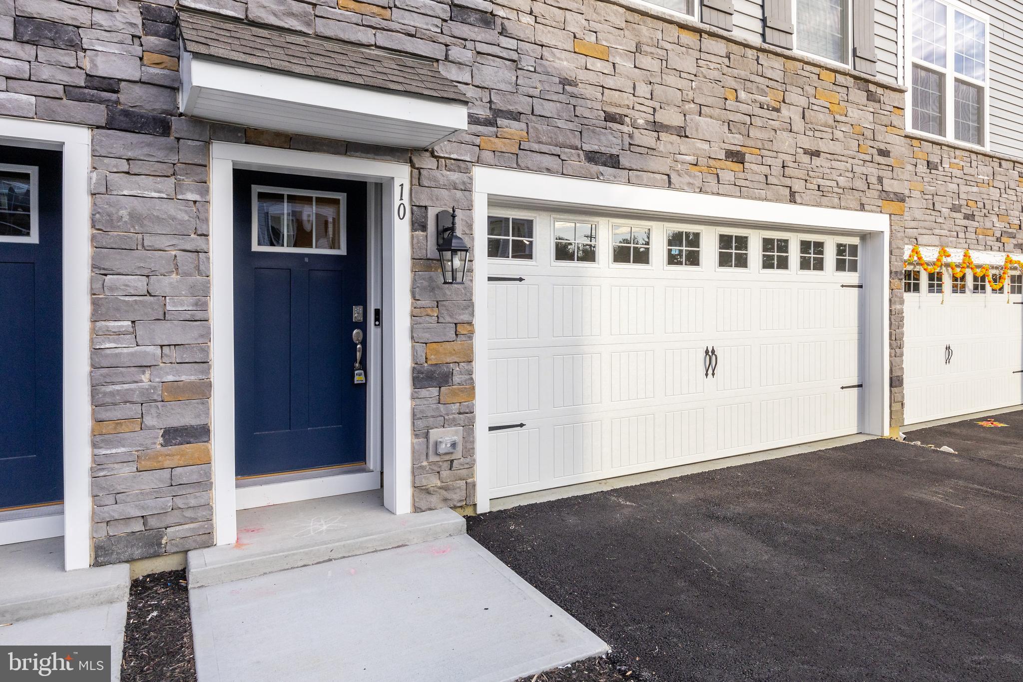 10 Sisters Farmstead Road Mount Laurel, NJ 08054 - Photo 4 of 35 front view of a building