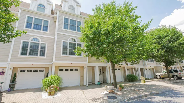 $3,500 | 4 Chelsea Court, Unit 4, Atlantic City, NJ 08401
