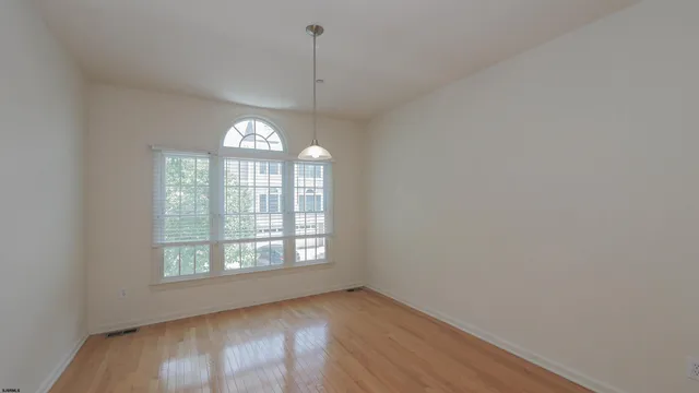 $3,500 | 4 Chelsea Court, Unit 4, Atlantic City, NJ 08401