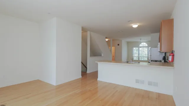 $3,500 | 4 Chelsea Court, Unit 4, Atlantic City, NJ 08401