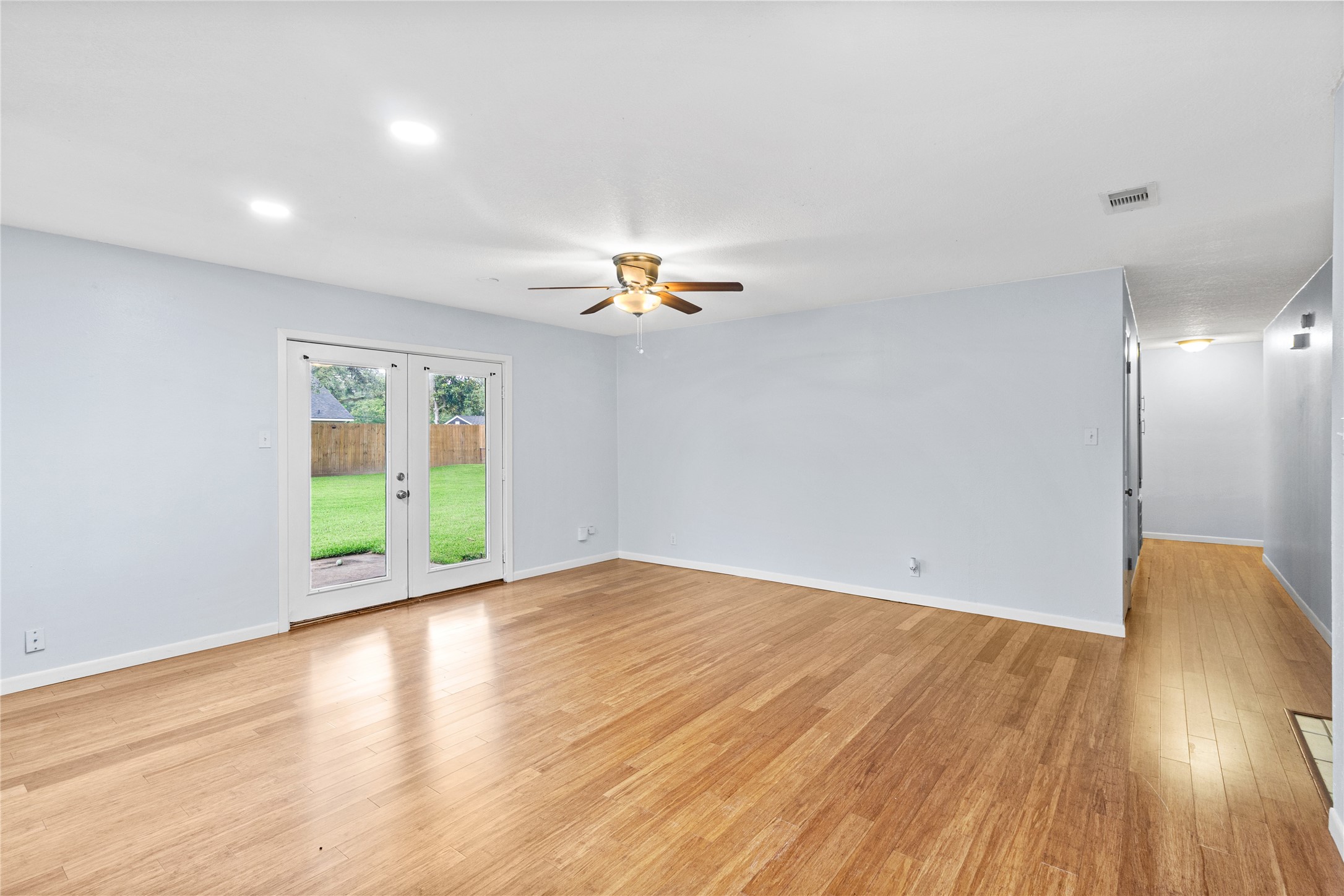 416 East Myrtle Street Angleton, TX 77515 - Photo 9 of 22