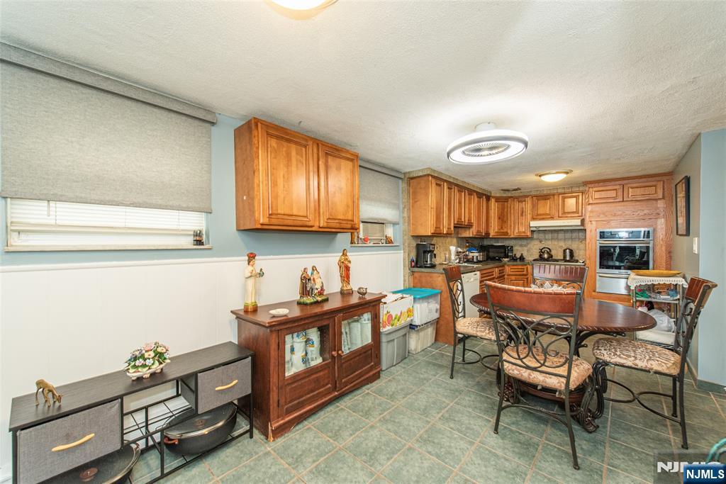 424 Oak Street Ridgefield, NJ 07657 - Photo 27 of 39 Gallery Image 27