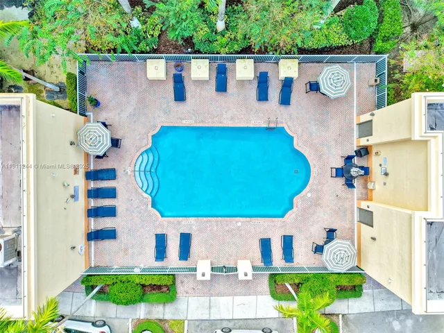 $3,100 | Fountainebleau, Miami, FL 33172