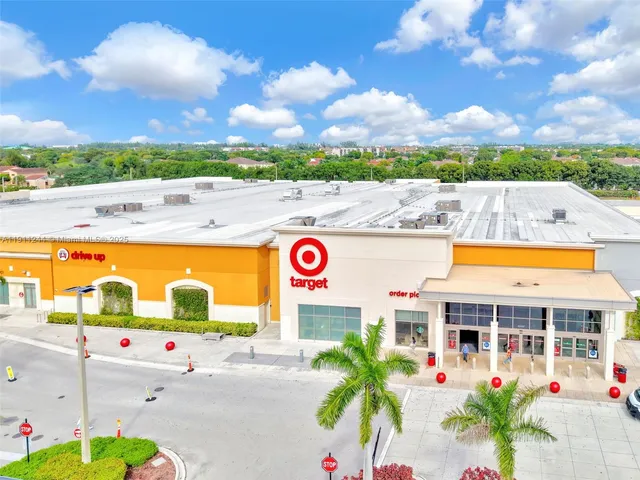 $3,100 | Fountainebleau, Miami, FL 33172