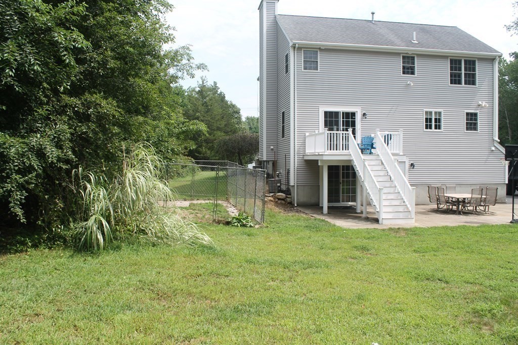 63 Middleboro Road Freetown, MA 02717 - Photo 9 of 41