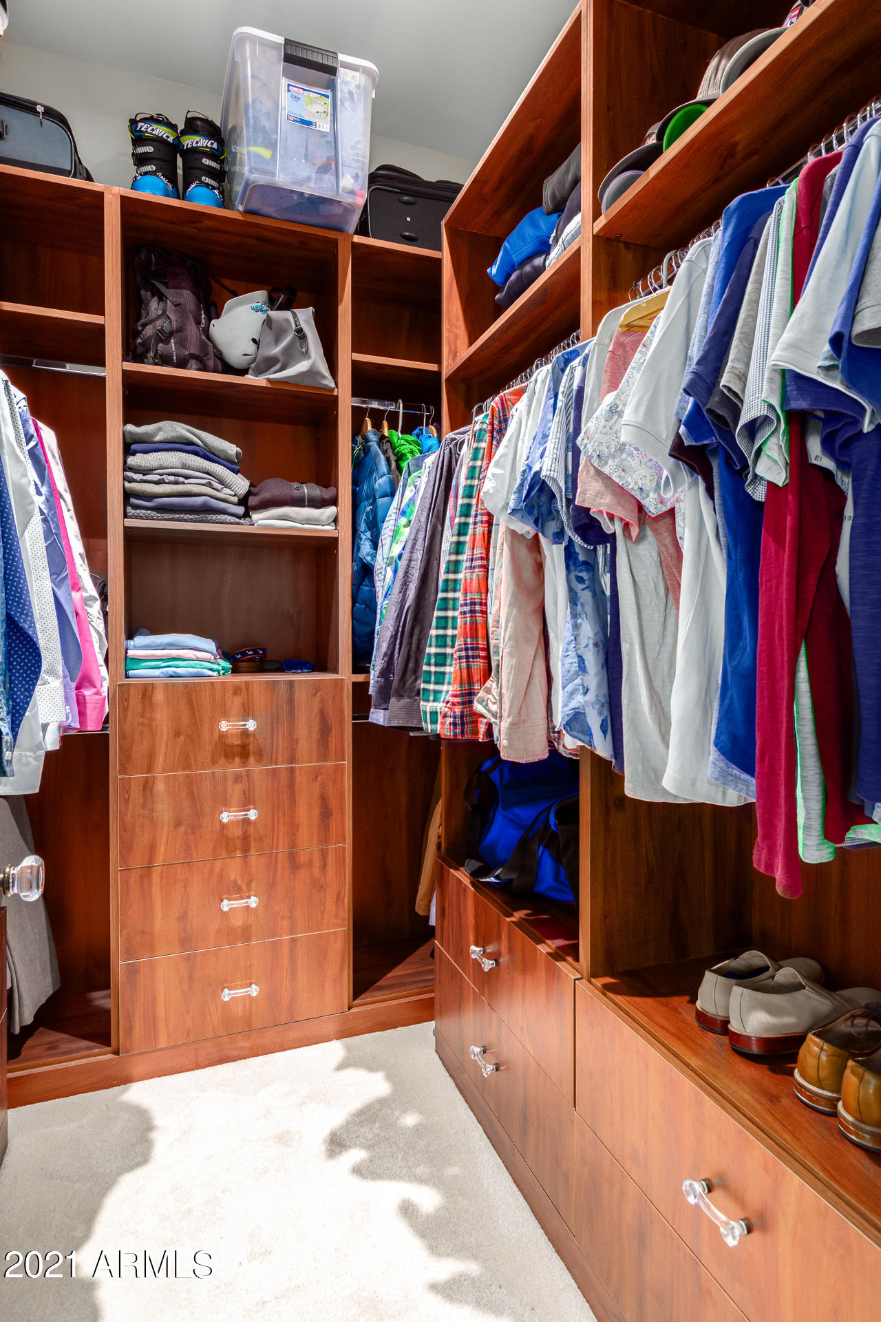 2311 East Walnut Road Gilbert, AZ 85298 - Photo 39 of 84 Master/His closet