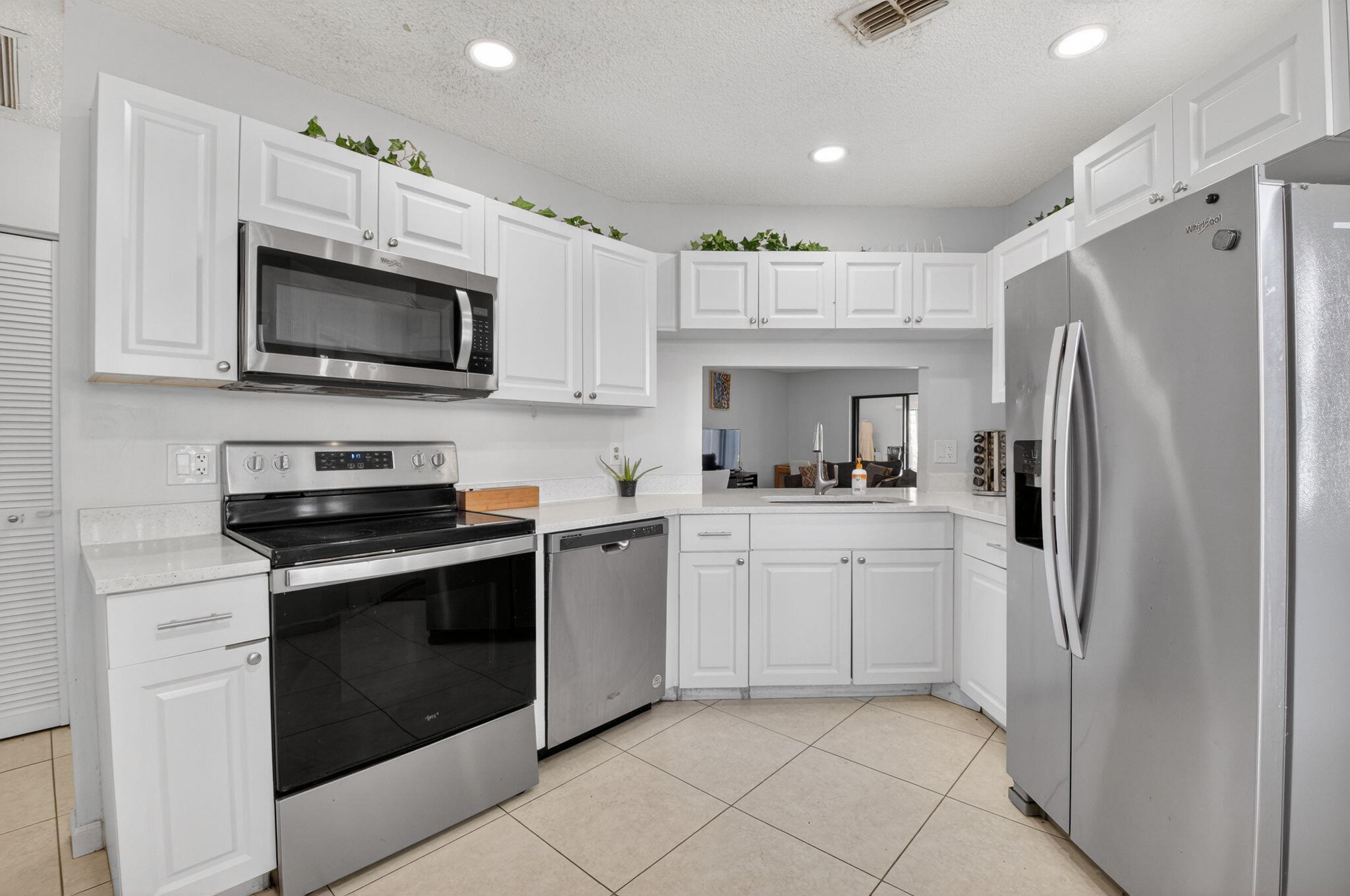 19881 Villa Medici Place Boca Raton, FL 33434 - Photo 13 of 37 16-web-or-mls-DSC_0437