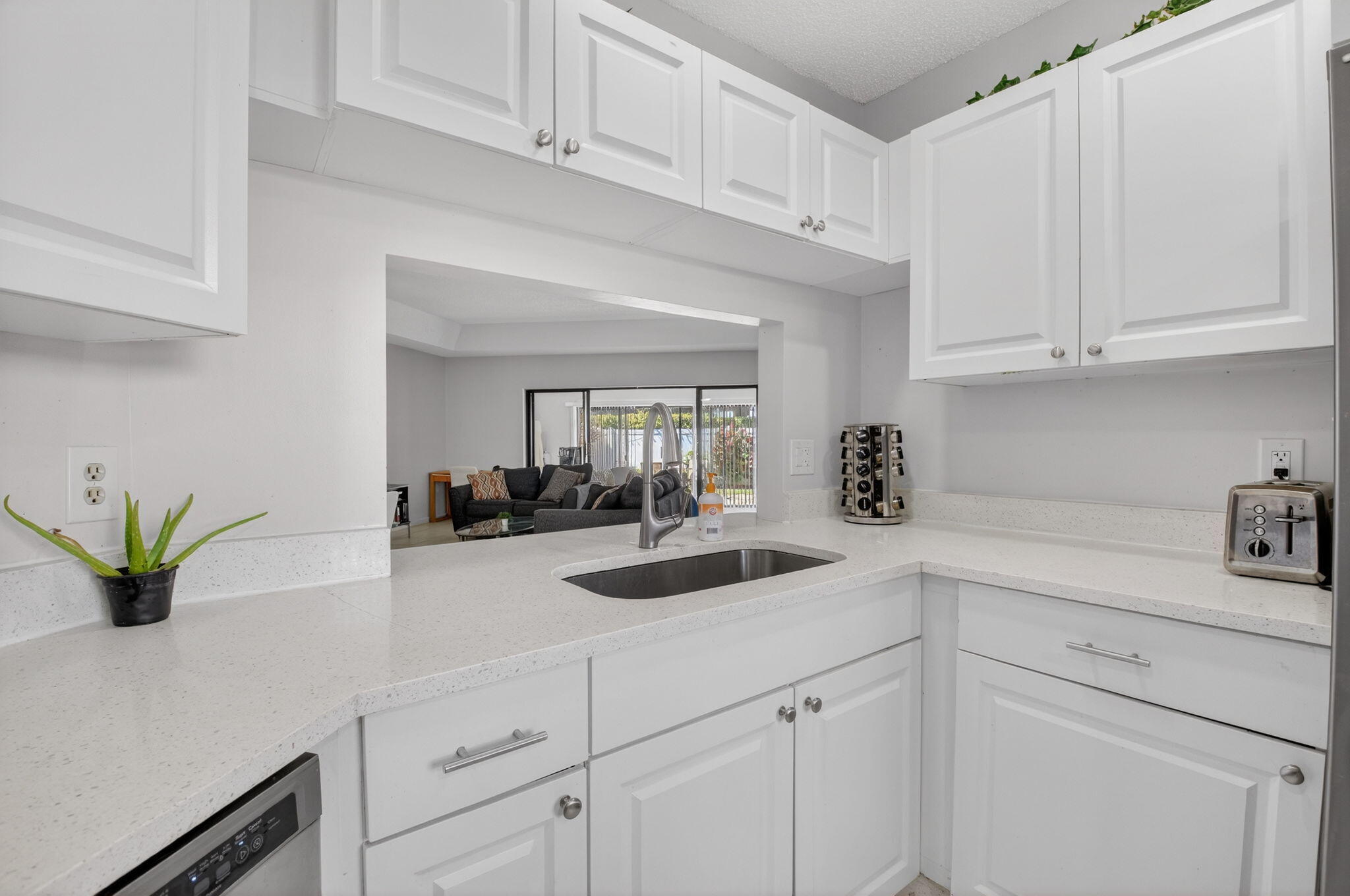 19881 Villa Medici Place Boca Raton, FL 33434 - Photo 15 of 37 18-web-or-mls-DSC_0447