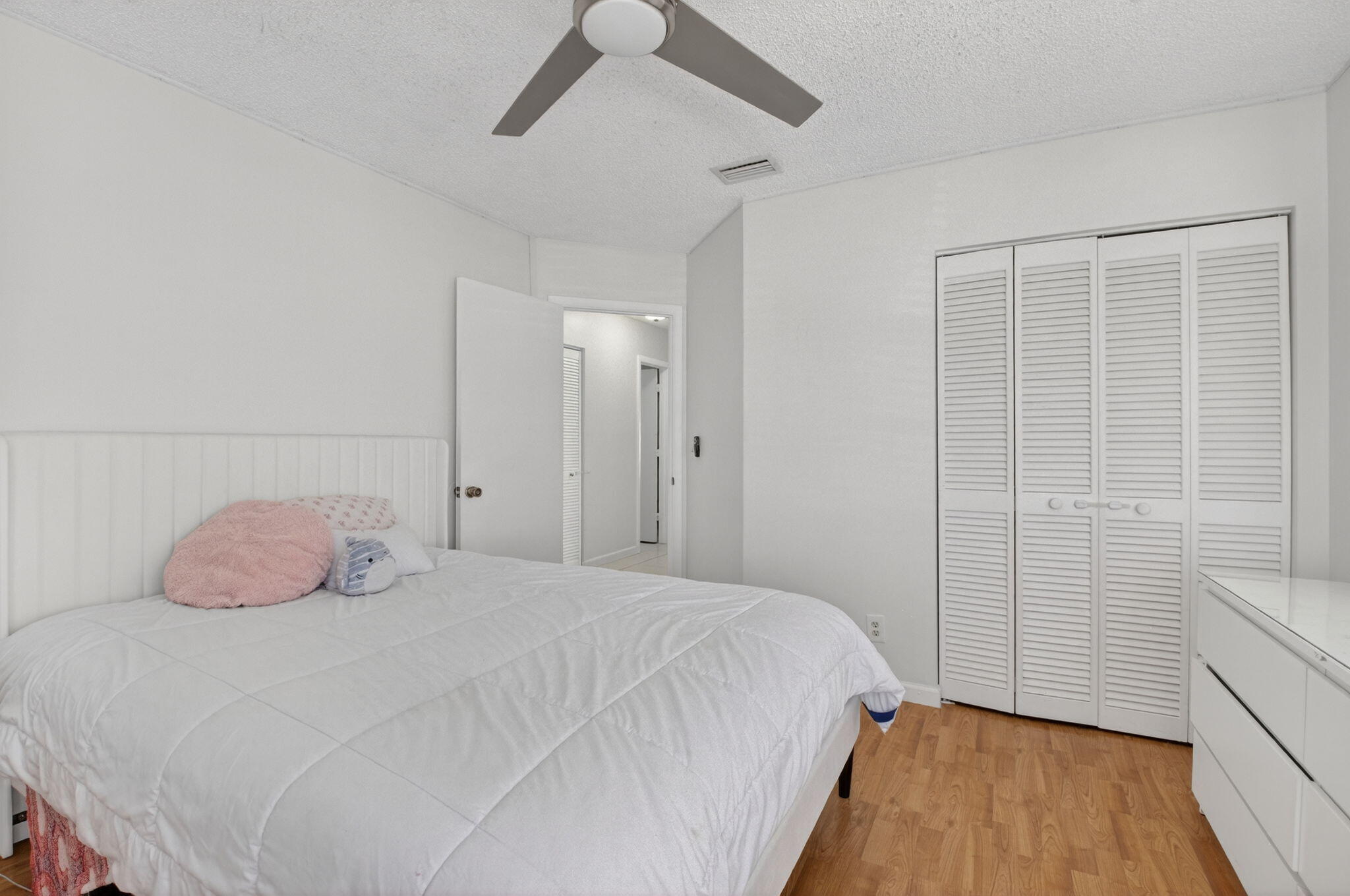 19881 Villa Medici Place Boca Raton, FL 33434 - Photo 18 of 37 21-web-or-mls-DSC_0464