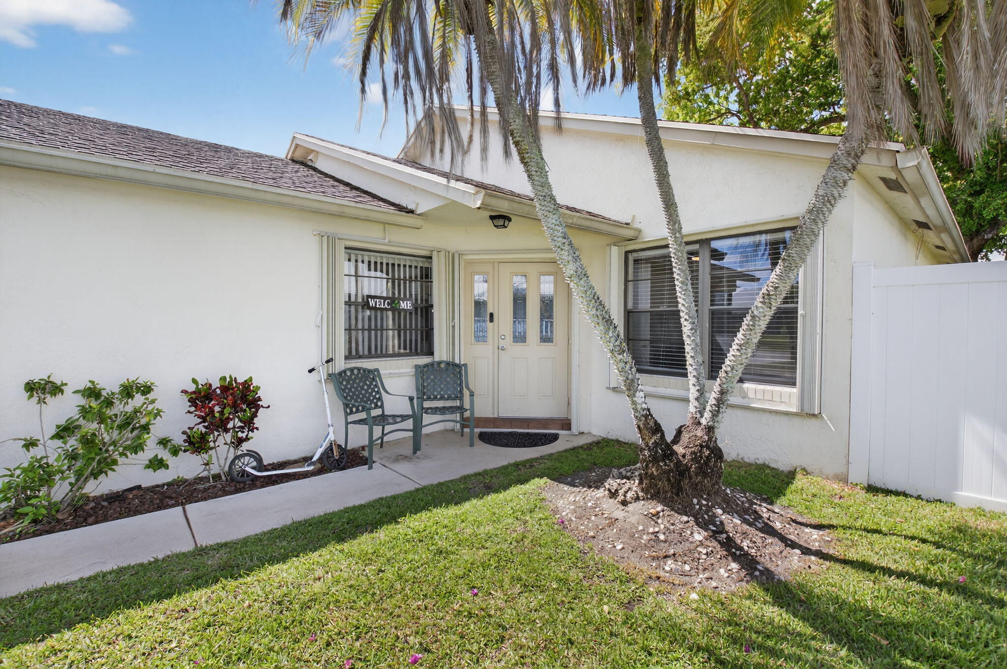 19881 Villa Medici Place Boca Raton, FL 33434 - Photo 4 of 37 Path to front door side view