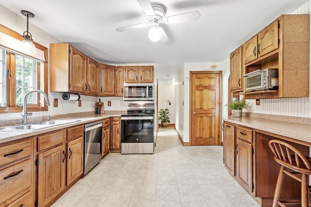 11 8 Lots Road Sutton, MA 01590 - Photo 11 of 39