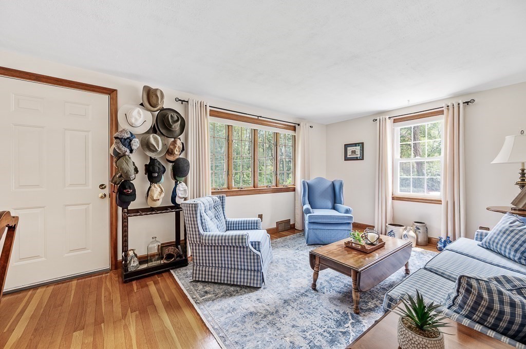 11 8 Lots Road Sutton, MA 01590 - Photo 13 of 39